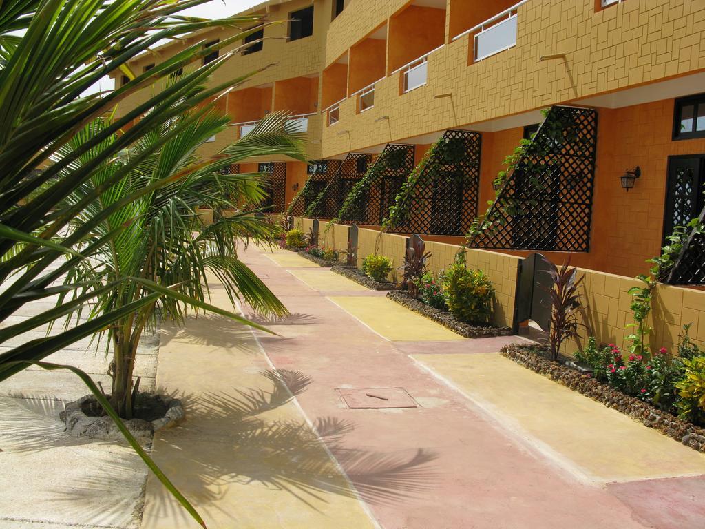Hotel Magic Land Dakar Bagian luar foto