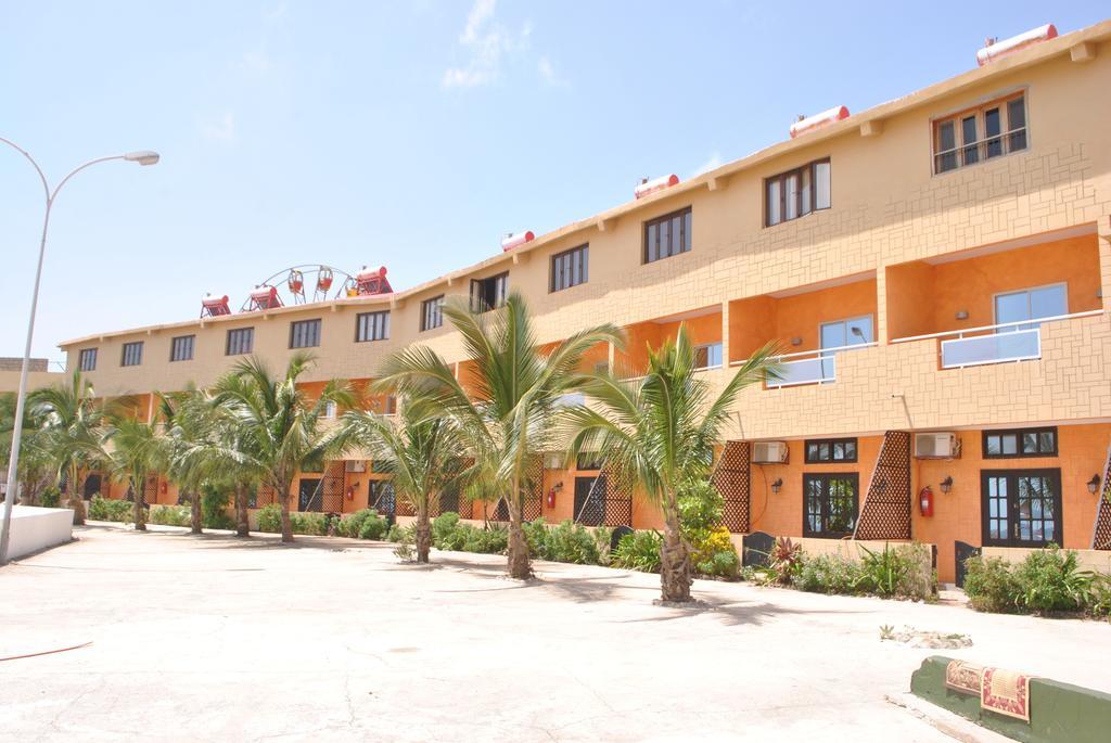 Hotel Magic Land Dakar Bagian luar foto
